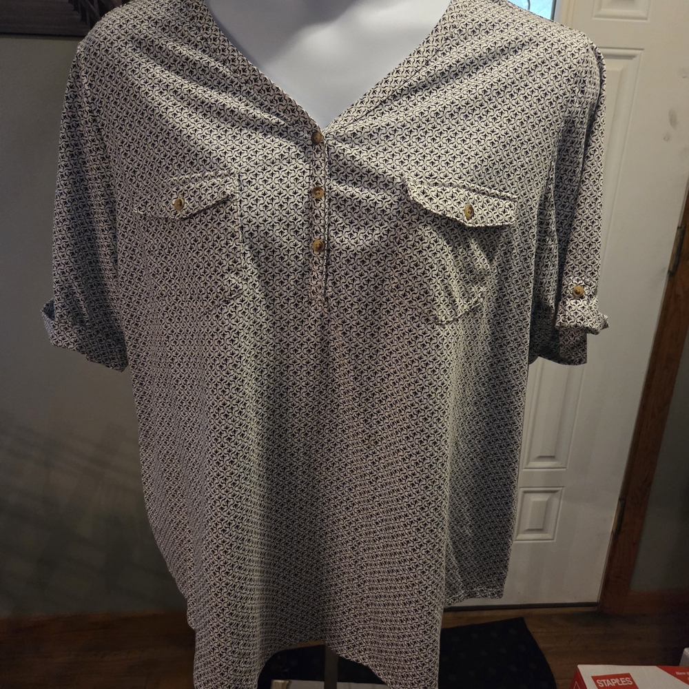 Croft & Barrow Women's Black and White Blouse
